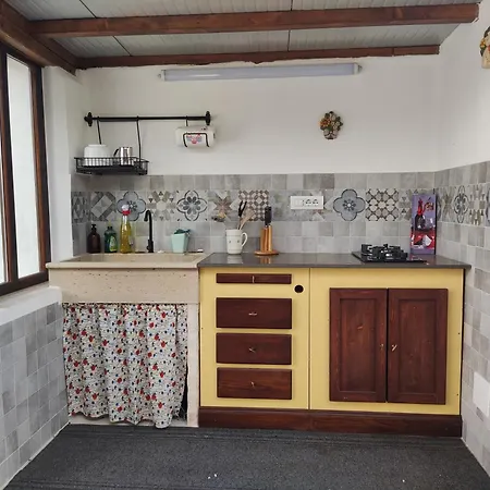 Giulia Castellana Grotte