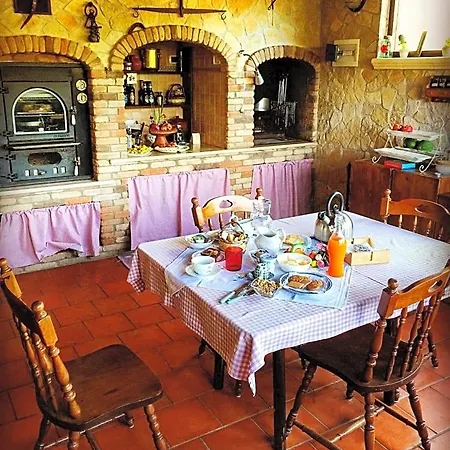 Alojamento de Acomodação e Pequeno-almoço Giulia 4*